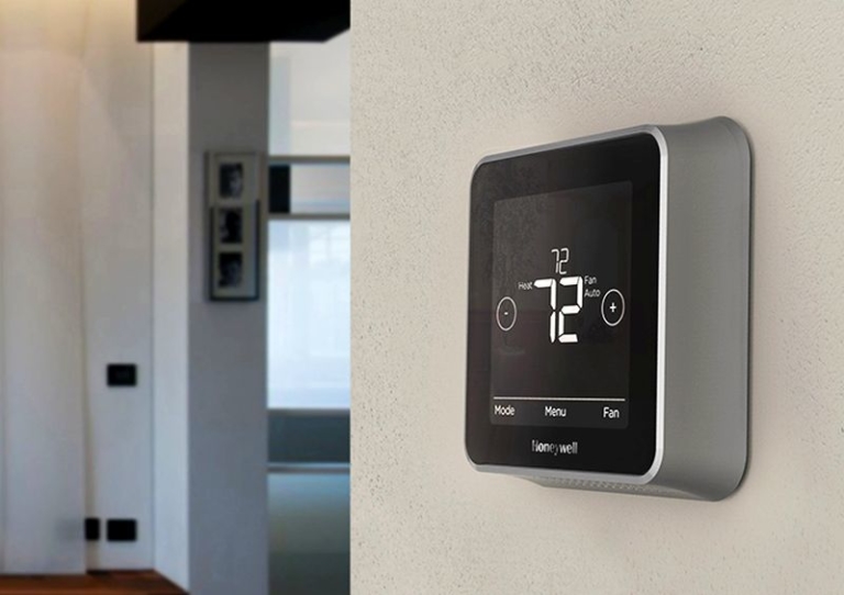 Honeywell Lyric T5 thermostat with Siri and Alexa compatibility