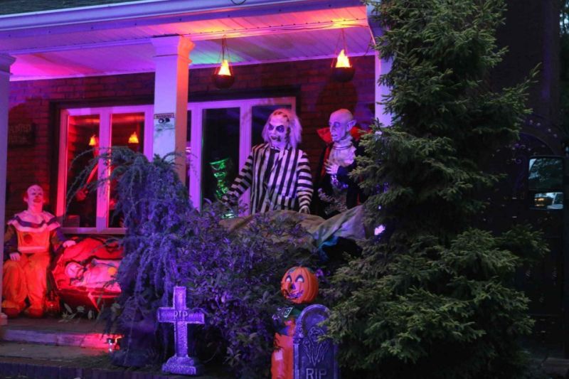 New Drop Halloween home displays Donald Trump with spooky props