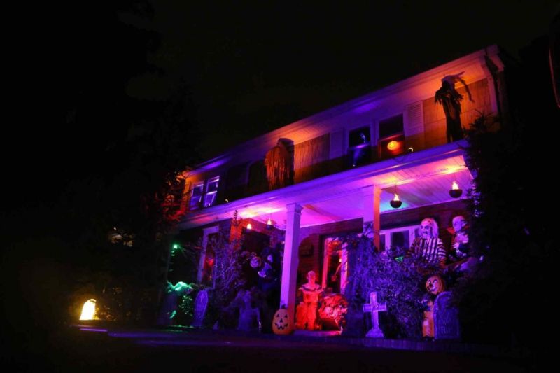 New Drop Halloween home displays Donald Trump with spooky props