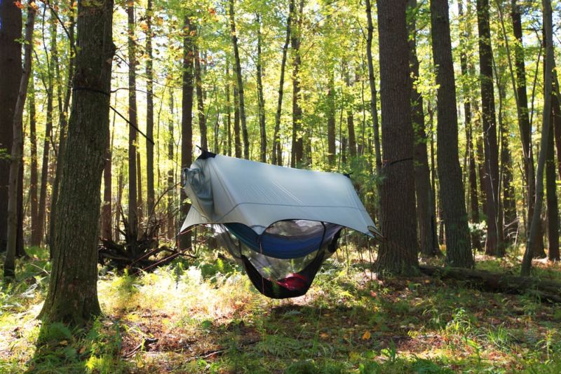 Nube Stratos hammock shelter for safe camping above the ground_5