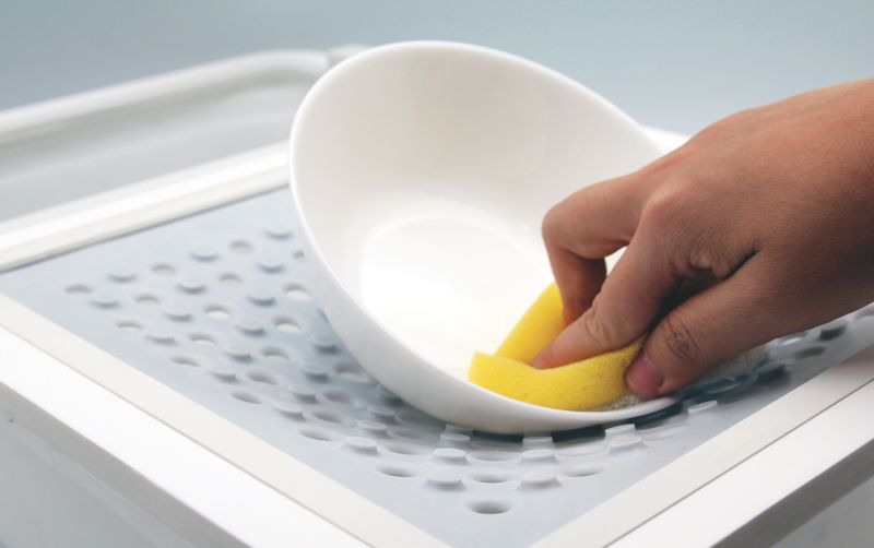 On the One Hand: Clever Single-Handed Kitchware Design