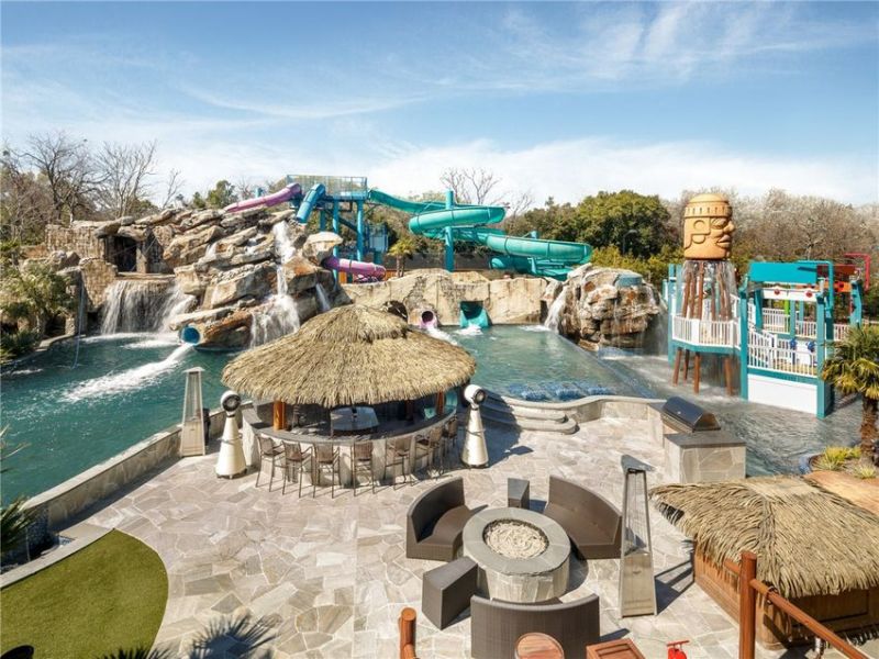 Unreal backyard water park 