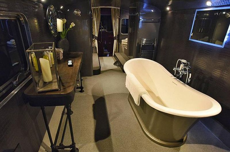 Trafalgar sjort bus conversion bathtub exterior 