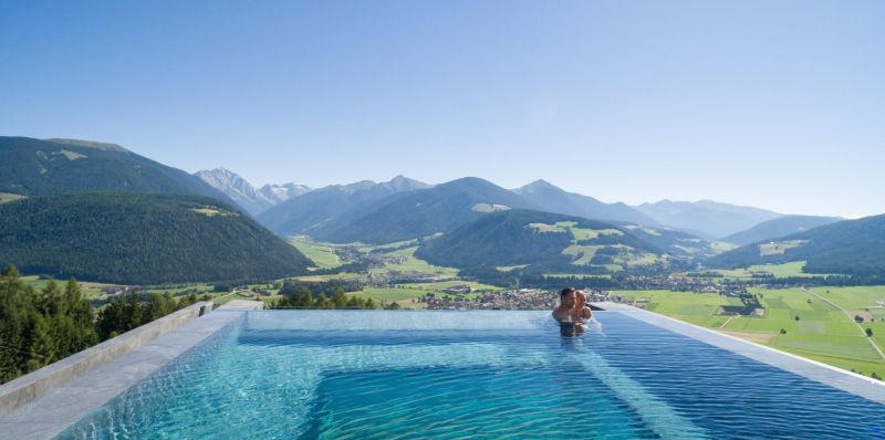 Pool with an amazing view of Valdaora