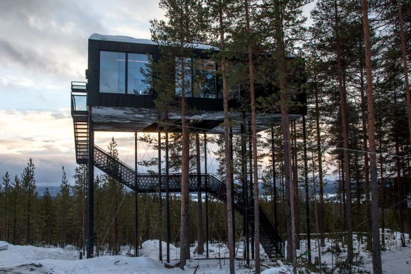 The 7th Room Treehouse in Sweden Stands 10-Meter Above the Ground 