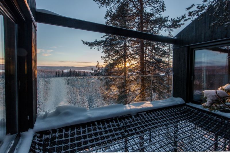 The 7th Room Treehouse in Sweden Stands 10-Meter Above the Ground 