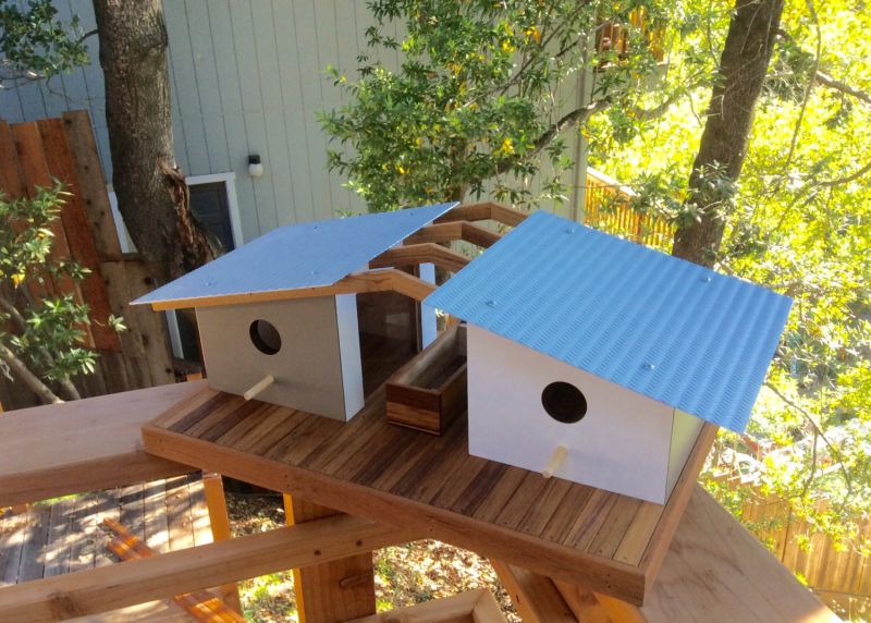 Sourgrassbuilt builds birdhouses inspired from historic architecture_9