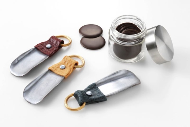 Edible chocolate shoes fool your eyes as genuine leather footwear