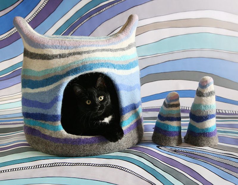 handmade-felt-cat-caves