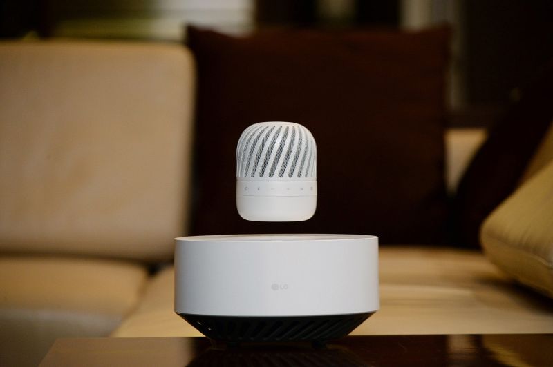 Simplistic portable levitating speaker 