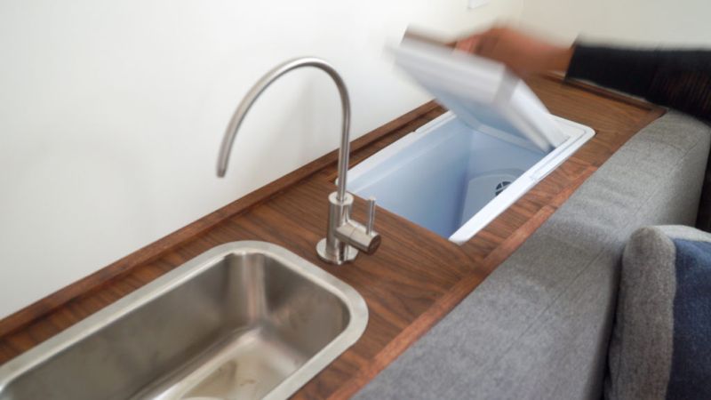 Sink fridge and microwave can be equipped in the mini home office 