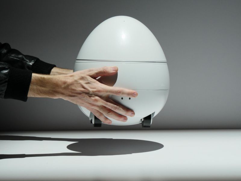 CES 2017: Panasonic’s egg-shaped home robot with built-in projector 