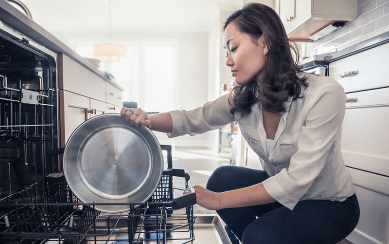 SmartyPans exhibits app-connected cooking pans at CES 2017 