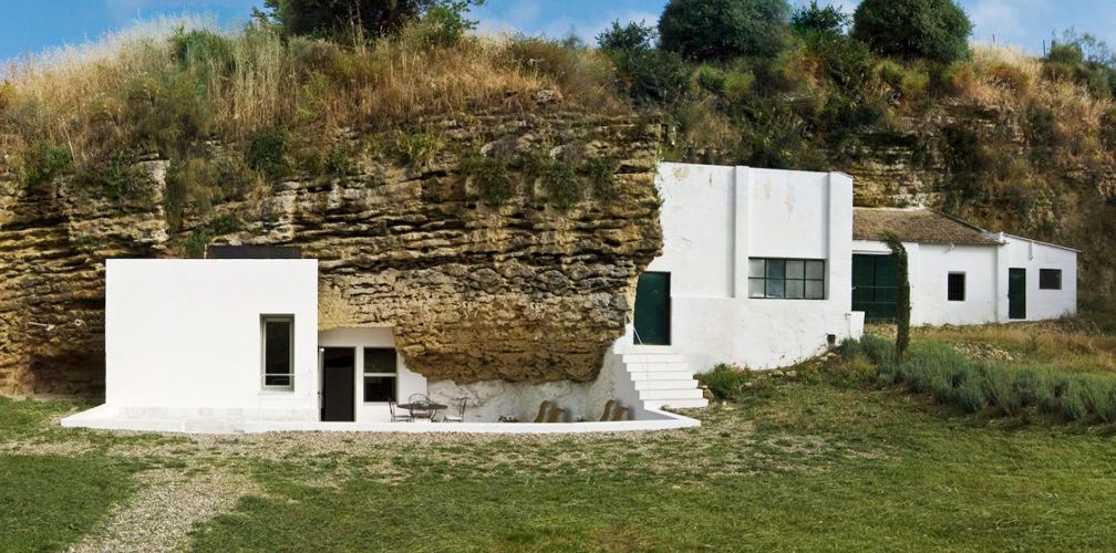 Cave House by UMMO Estudio