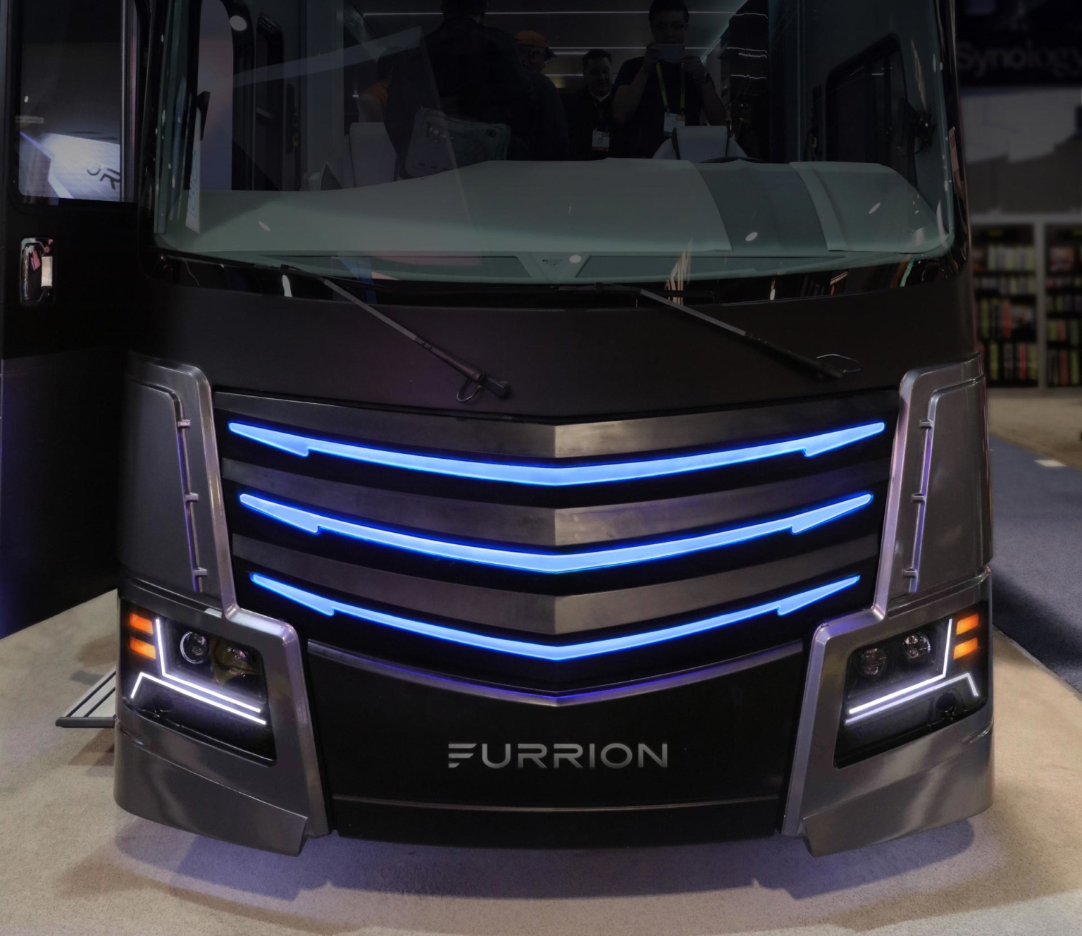 CES 2017: Furrion Elysium Luxury RV Comes with a Mini Helicopter