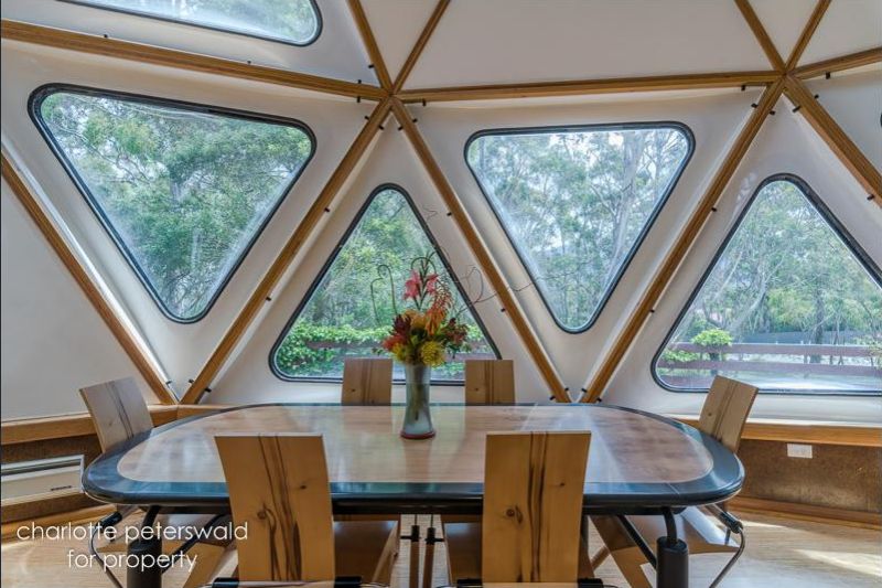 Geo-dome house by John and Penny Smith