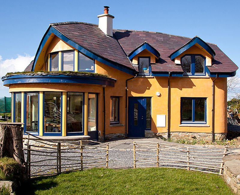 Cob house by Feile Butler