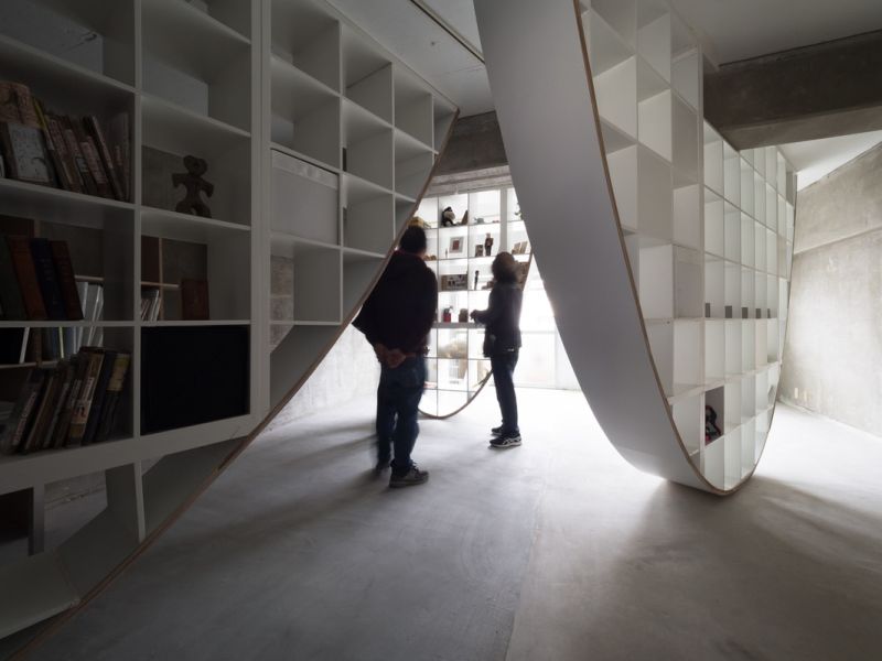 Parabolic shelves by Takayoshi Kitagawa