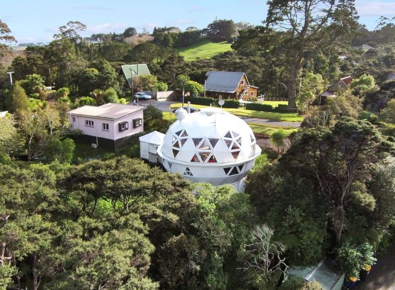 Dome house by Noel Fuller & Helen McCabe