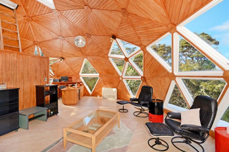 Dome house by Noel Fuller & Helen McCabe