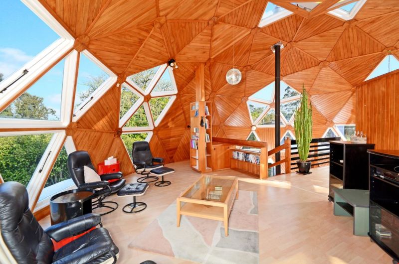 Dome house by Noel Fuller & Helen McCabe