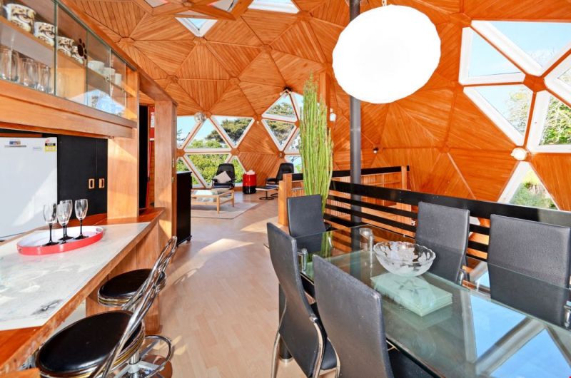 Dome house by Noel Fuller & Helen McCabe