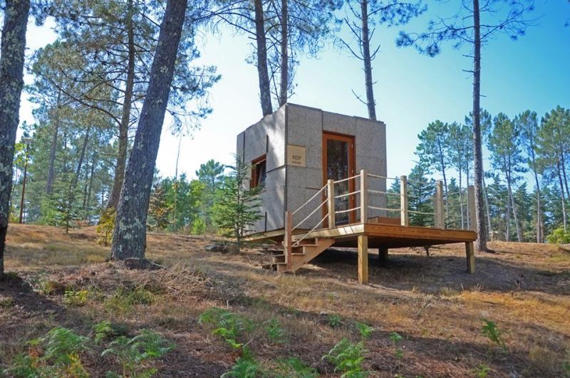 Ecocubo is prefab outdoor cabin made of cork