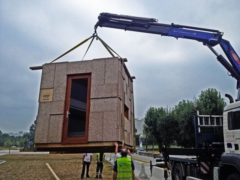 Ecocubo is prefab outdoor cabin made of cork 