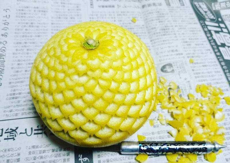 Japanese food artist Gaku carves appealing textures on fruits and vegetables