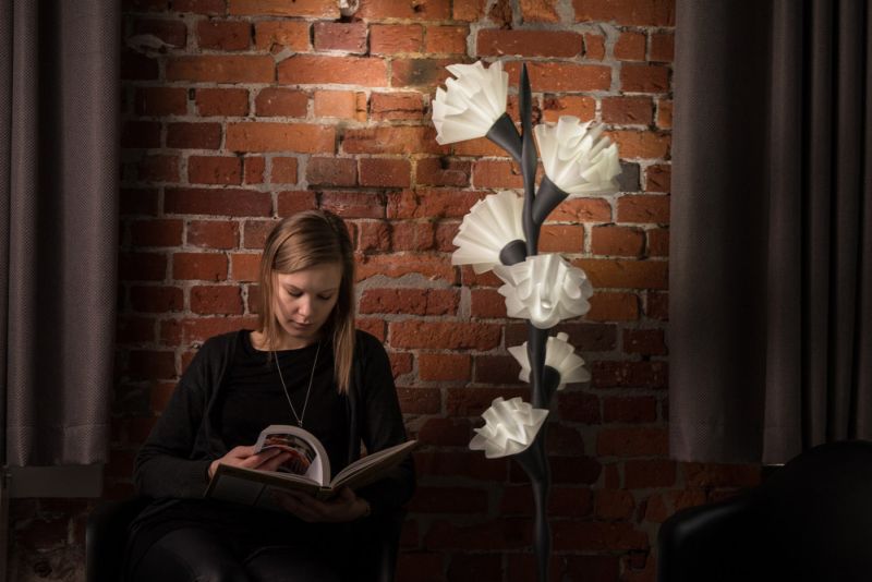 Paula Szarejko creates 3D printed flower lamp 