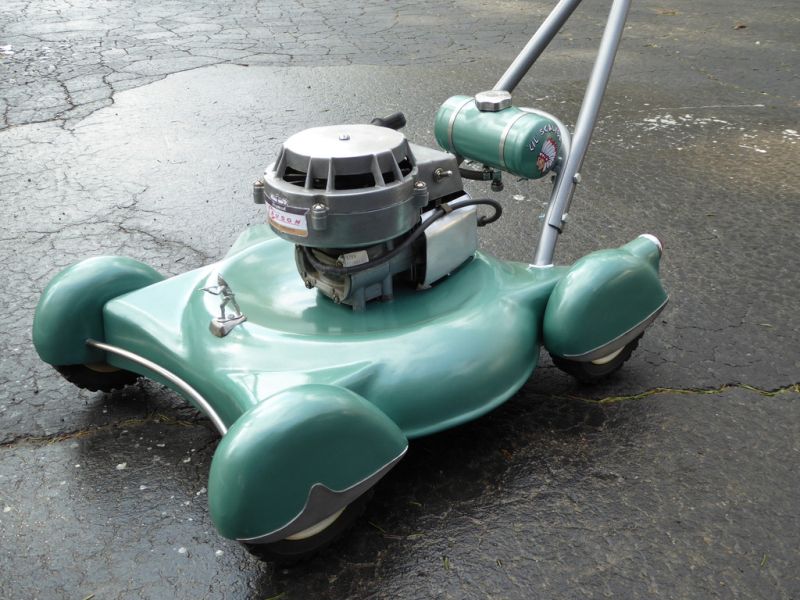 DIY lawnmower built to mimic vintage cars 