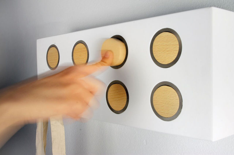 Köllen Tryk modular wall hanger to tidy up your home 