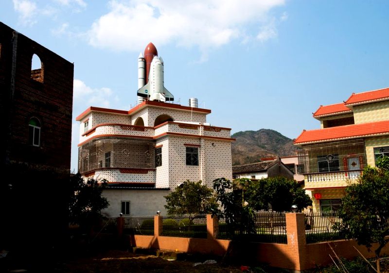 Space shuttle replica by Chinese farmer