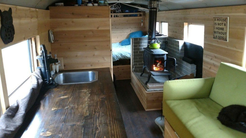 This converted school bus home asks just US$25k 