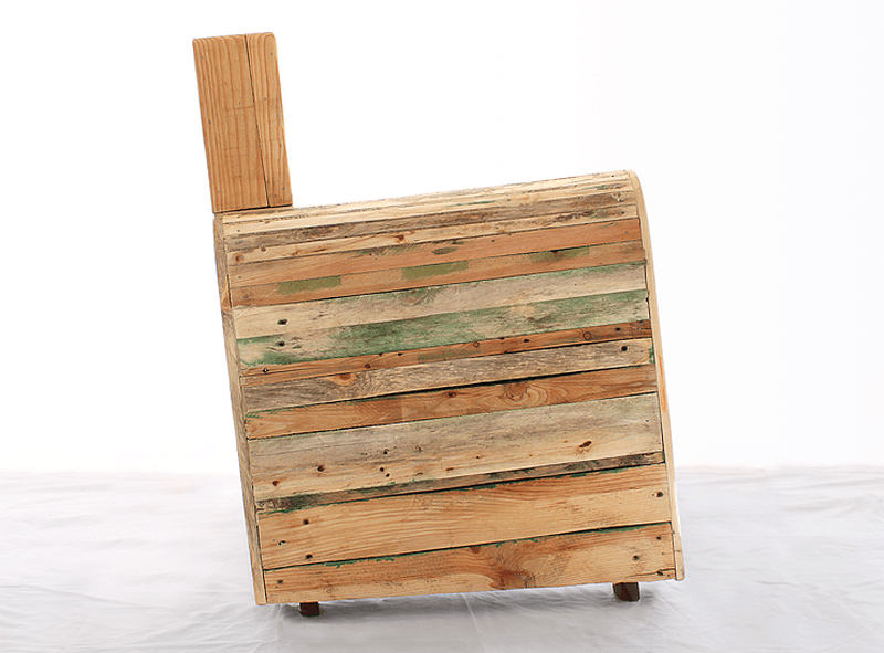 Pallet wood armchair by Redolab brings rustic charm to interiors 