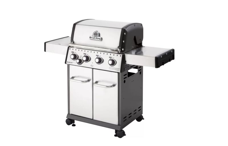 Broil King Baron 440 outdoor gas grill 