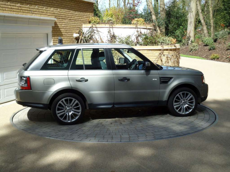 Car turntable is high-end parking solution for cramped spaces 