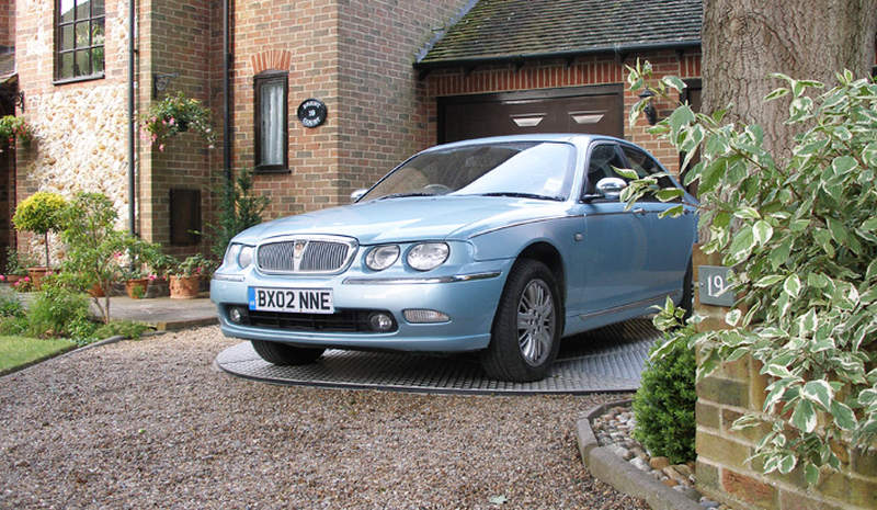 Car turntable is high-end parking solution for cramped spaces 