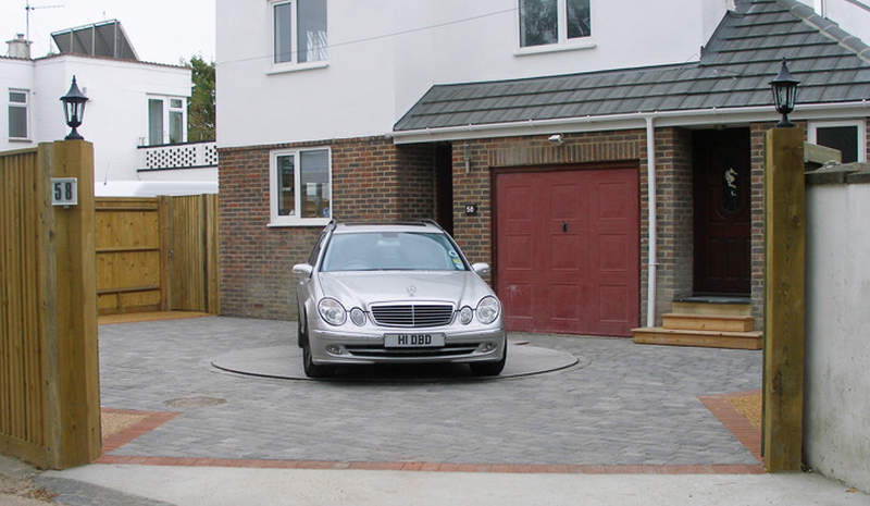 Car turntable is high-end parking solution for cramped spaces 