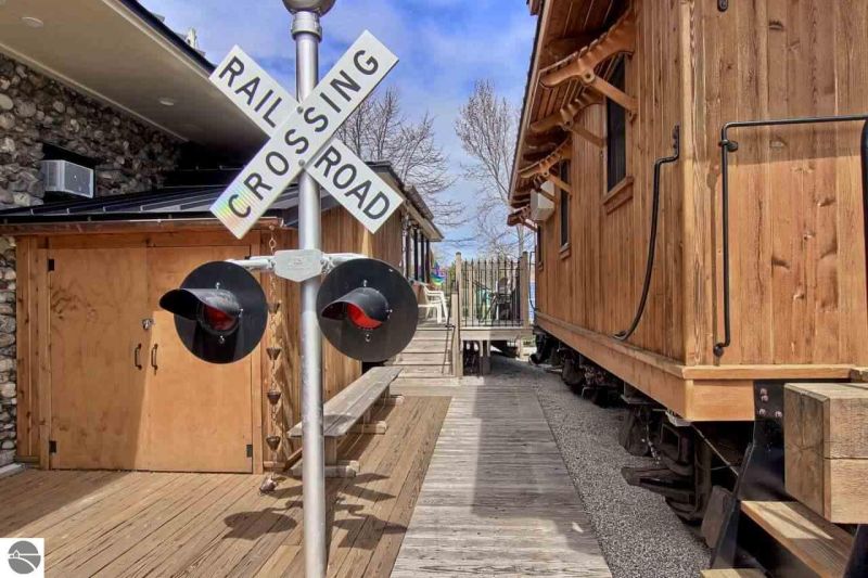 Detroit’s solar-powered train car home-26