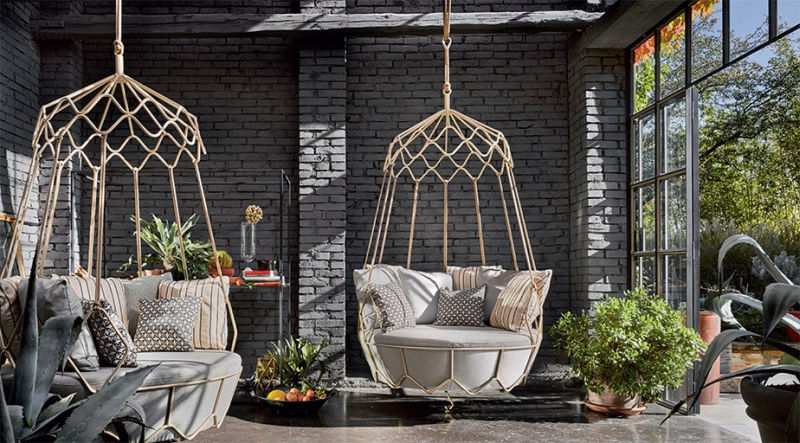 Gravity swing sofa by Technical Emotions ( Roberti Rattan srl) 