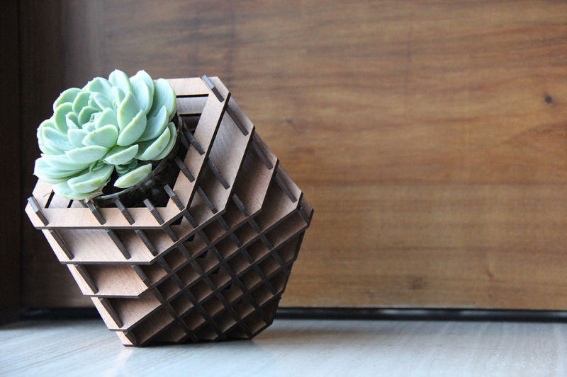 H-02 planter with seven positions by Hexagón Design