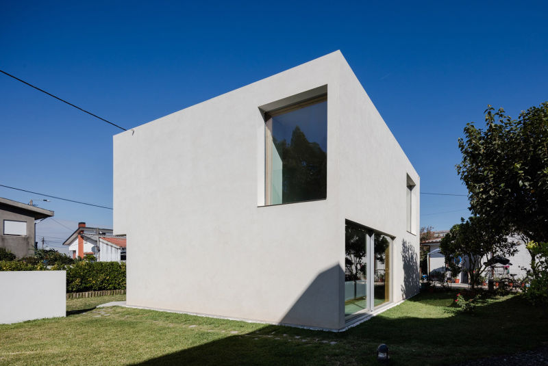 José Carlos Nunes de Oliveira builds dream family home at an affordable price