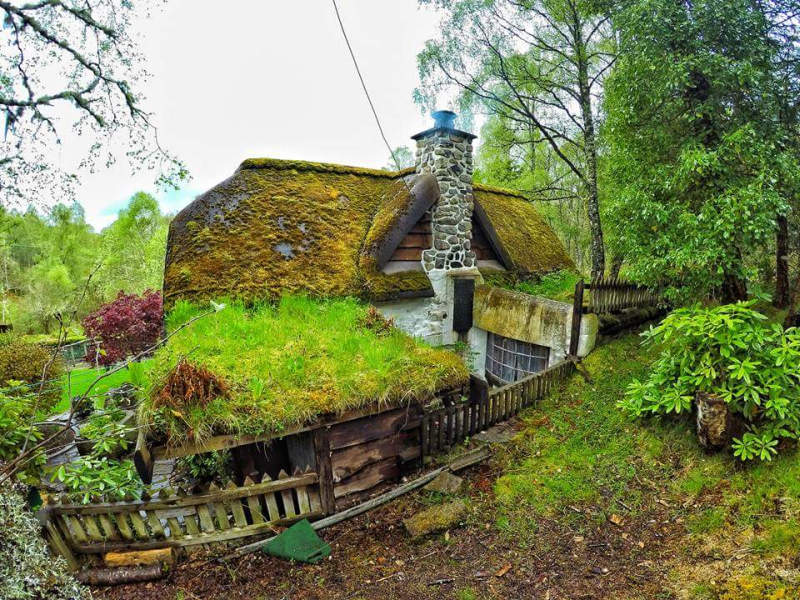 This hobbit home in Scotland looks like it belongs to the Shire 