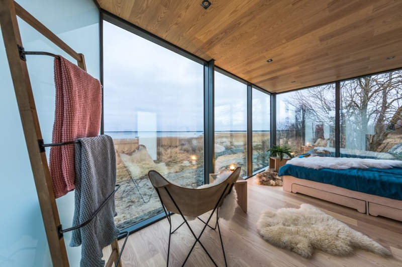 OOD mirror cabin can be set up in 8 hours as a vacation rental 