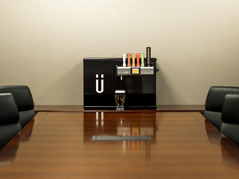 Ubruu beverage dispenser