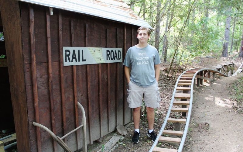 White-Mountain-Railroad-themed-roller-coaster-800x500