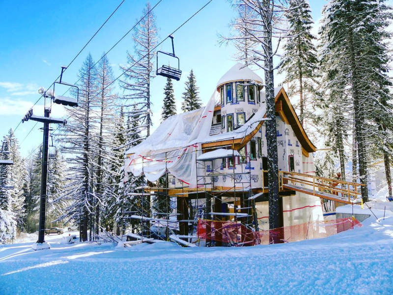 World’s first ski-in, ski-out treehouses in Montana are perfect for laidback skiers 