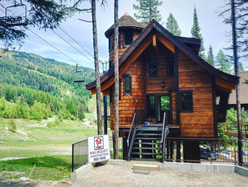 World’s first ski-in, ski-out treehouses in Montana are perfect condos for skiers