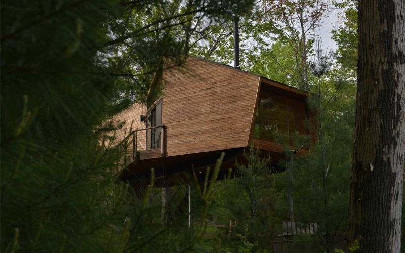 Angled-shaped geometric treehouse Woodstock, NY